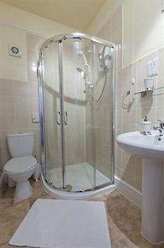 Corner Meadow Hotel Суонидж Екстериор снимка