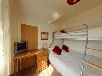 Corner Meadow Hotel Суонидж Екстериор снимка