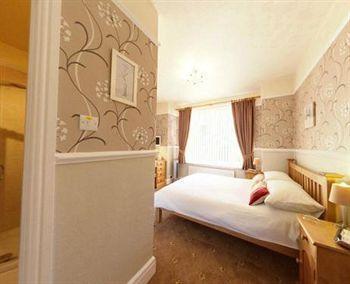 Corner Meadow Hotel Суонидж Екстериор снимка